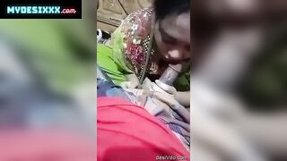 Desi village bhabhi suck her devar cock