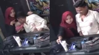 Restautant k andar chusa muslim girlfriend k boobs hilaya lund