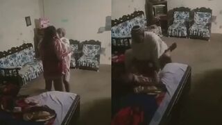 Tharki muslim uncle chod rahi hai apni young maid