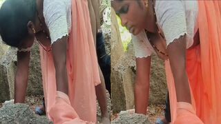 Jungle mai doggy pose mai chudi village bhabhi