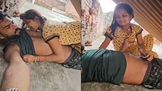 Sexy padosan k sath kiya romance