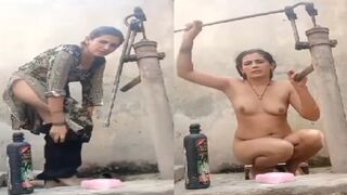 Village mature bhabhi ka open bath video