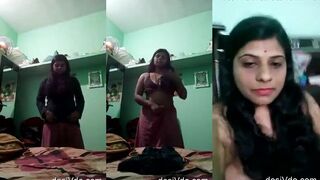 Newlywed horny bhabhi showing her big boobs and wet pussy