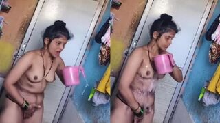 Tharki bete nai chupke se banaya apni maa ki nahaane ka video